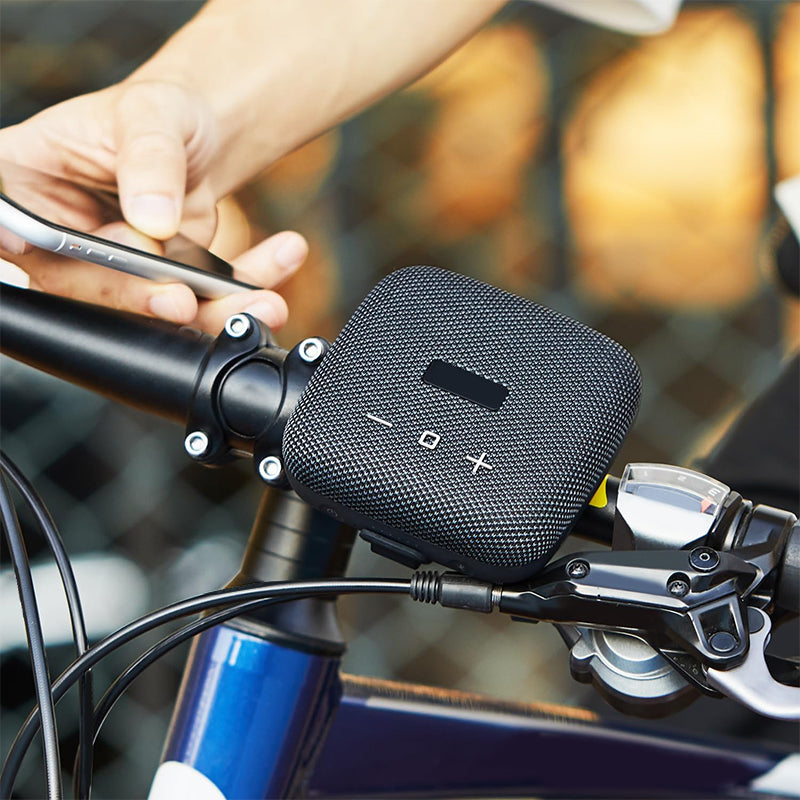 Wireless portable battery speaker