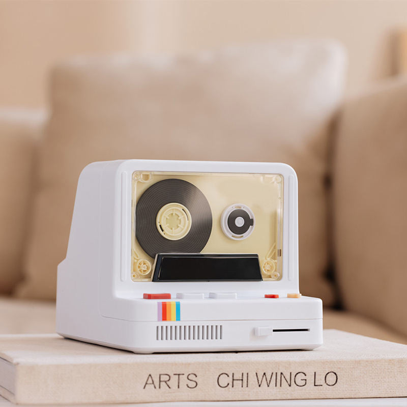 Creative colorful light battery speaker