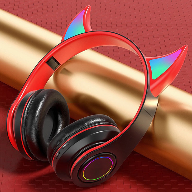 Head-mounted wireless bluetooth headphones