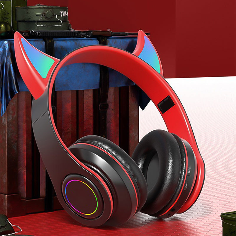 Head-mounted wireless bluetooth headphones